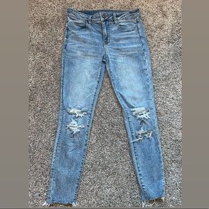 AMERICAN EAGLE SUPER STRETCH JEANS
